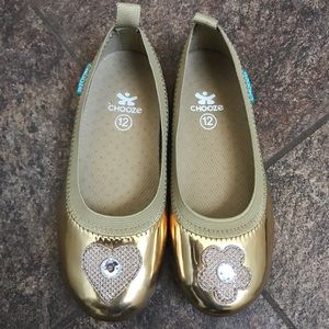 GIRL FLATS
